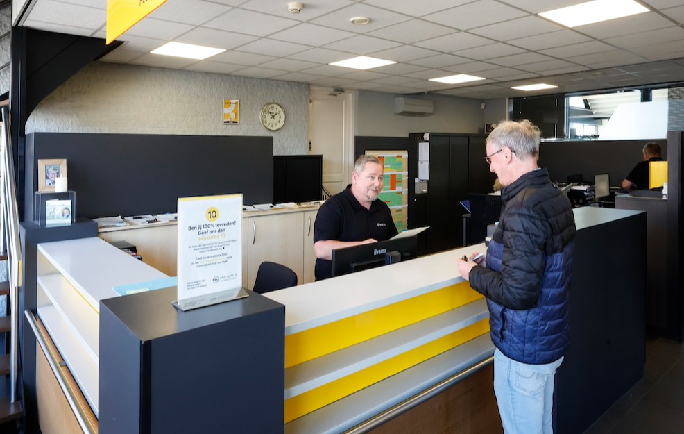 Common Image dinesten_images_1779277090.jpg Receptionist | Nijs Auto's