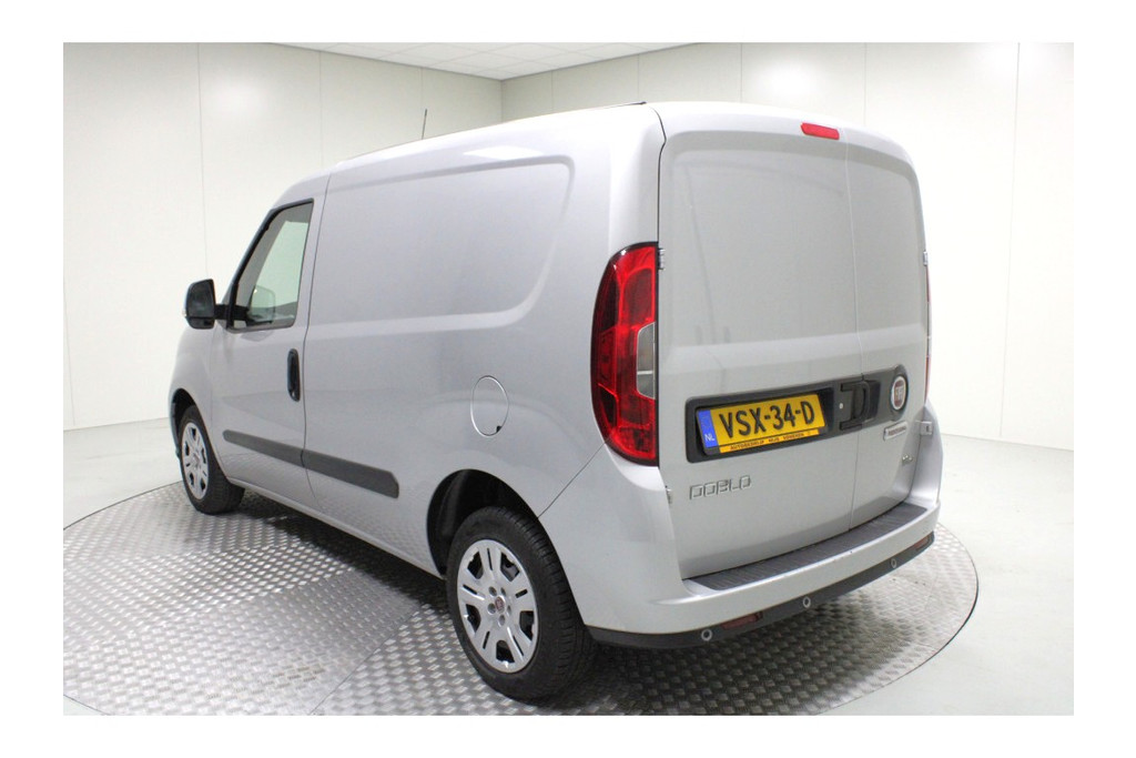 Renault Master T35 2.3 dCi L4H3 | komt geen BTW bij | Dubbellucht / Airco / Webasto / Navi / Cruise | ventilatie/verwarming laadruimte | omvorm 33120504-31.jpg | Nijs Auto's