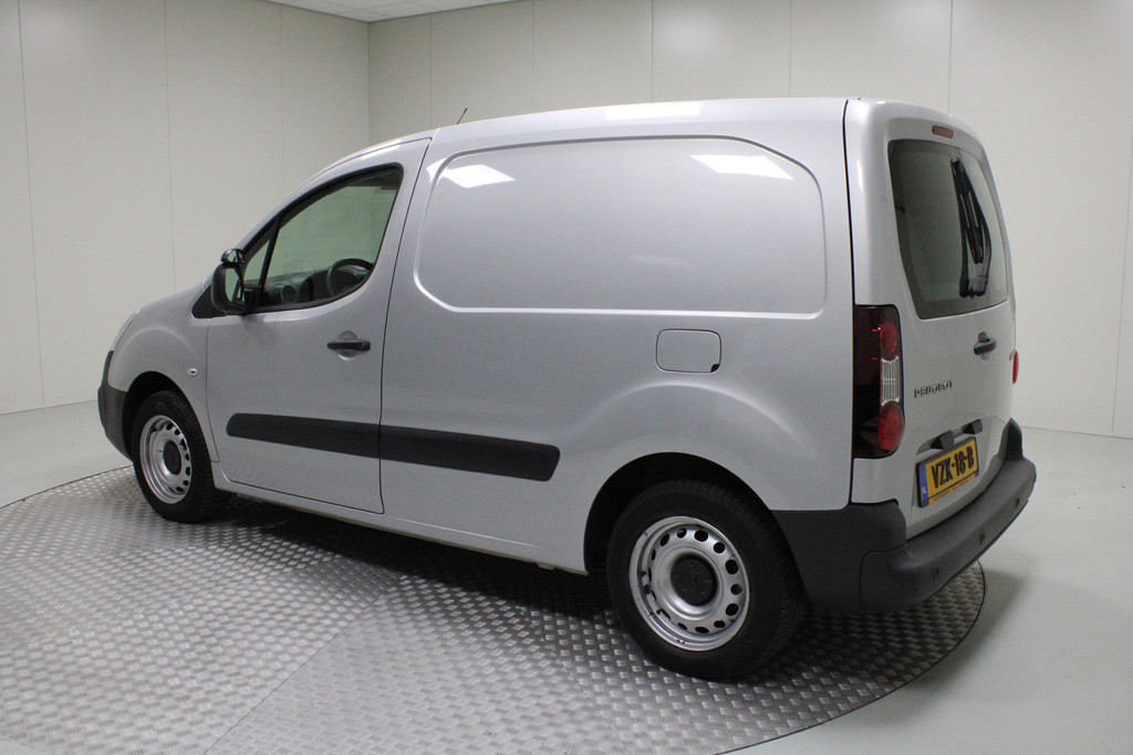 Renault Master T35 2.3 dCi L4H3 | komt geen BTW bij | Dubbellucht / Airco / Webasto / Navi / Cruise | ventilatie/verwarming laadruimte | omvorm 33120504-31.jpg | Nijs Auto's