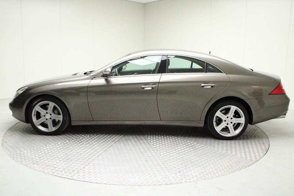 BMW 5 Serie GT 530d BluePerformance High Executive | nieuwstaat | automaat | luchtvering | leder | climate | navigatie | pdc v/a + camera | 43384941-32.jpg | Nijs Auto's