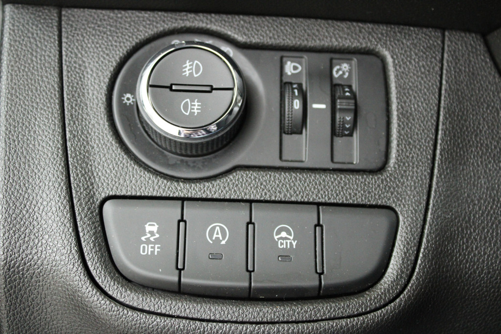51835744-19.jpg