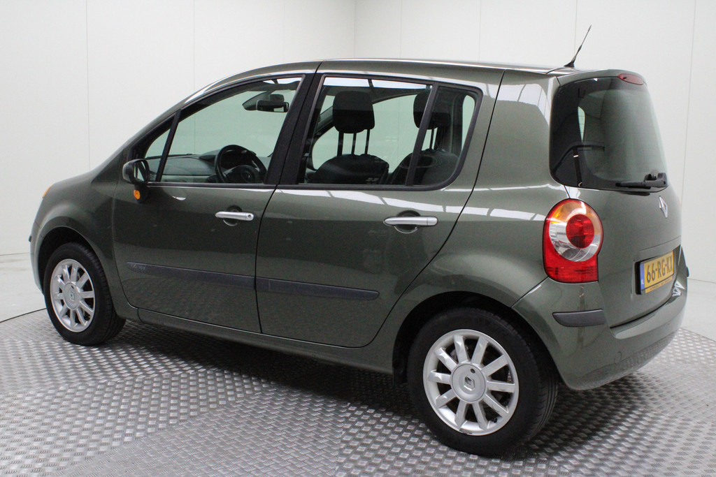 Volkswagen Golf Plus 1.6 FSI Optive | incl. nw APK | automaat | trekhaak | climate control | radio cd 55585734-28.jpg | Nijs Auto's